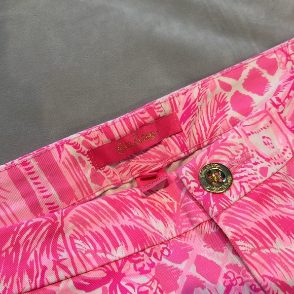 Lilly Pulitzer-  Pink Floral Shorts, Size 10, excellent condition, worn once - Picture 2 of 4